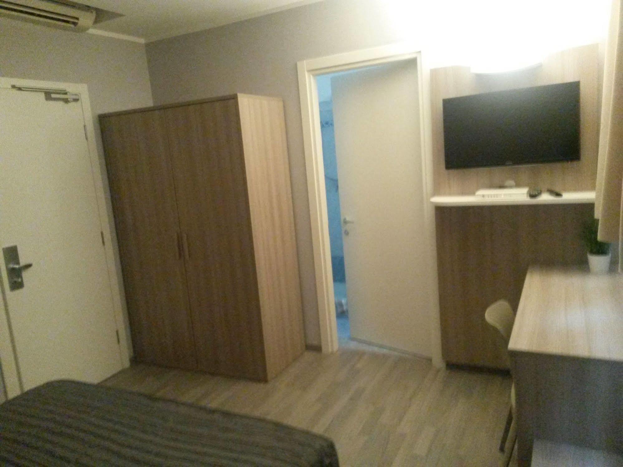 Meuble' Atlantic Hotel